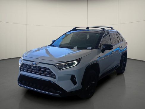 Used 2020 Toyota RAV4 XSE w/ XSE Grade Weather Package AWD/4WD image 3