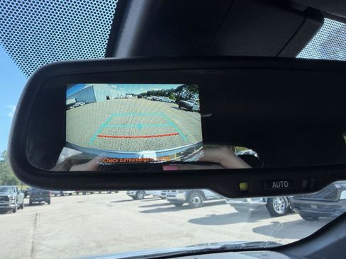 Used 2018 Toyota C-HR XLE FWD image 12