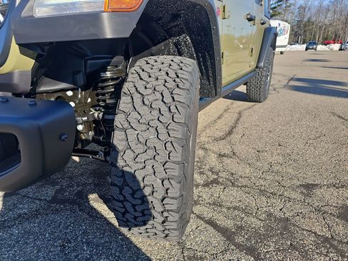 New 2026 Jeep Wrangler Unlimited Rubicon w/ Safety Group image 21