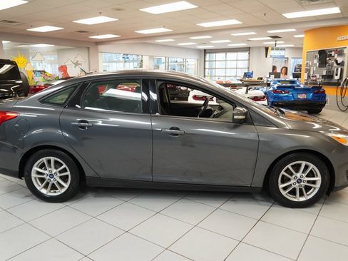 Used 2016 Ford Focus SE w/ SE Cold Weather Package image 16