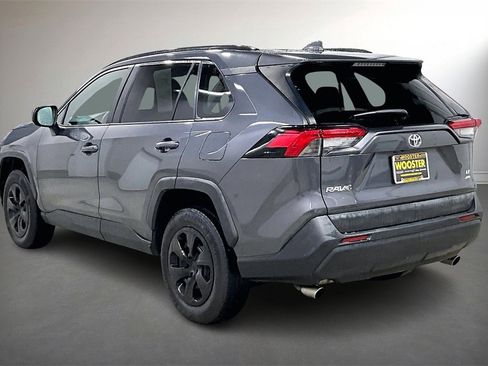 Used 2019 Toyota RAV4 LE image 4