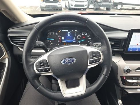 Used 2023 Ford Explorer XLT w/ Equipment Group 202A image 19