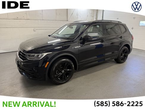 Certified 2024 Volkswagen Tiguan SE R-Line AWD/4WD image 1
