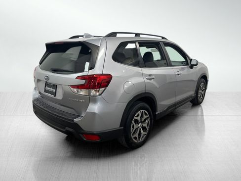 Used 2019 Subaru Forester Premium image 7