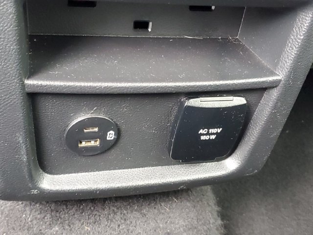 Used 2022 Ford Edge Titanium w/ Equipment Group 301A AWD/4WD image 12