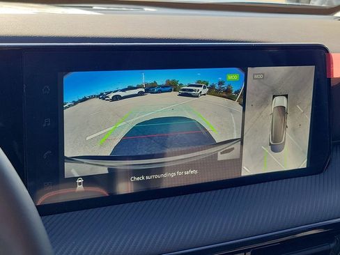 New 2026 Nissan Kicks SR w/ SR Premium Package FWD image 10