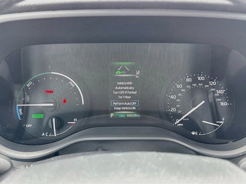 Used 2024 Toyota Sienna XLE FWD image 15