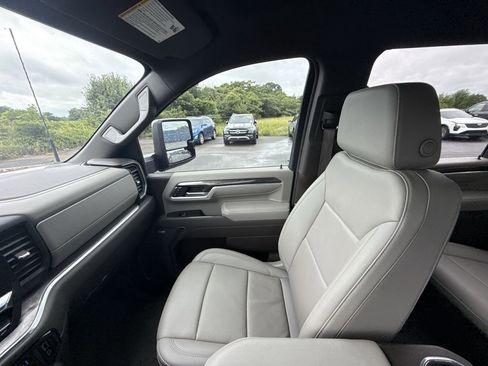 Certified 2025 Chevrolet Silverado 2500 LTZ w/ LTZ Premium Package AWD/4WD image 15