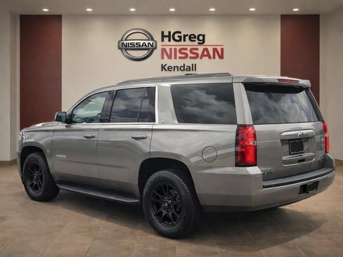 Used 2019 Chevrolet Tahoe LT w/ Luxury Package RWD image 2