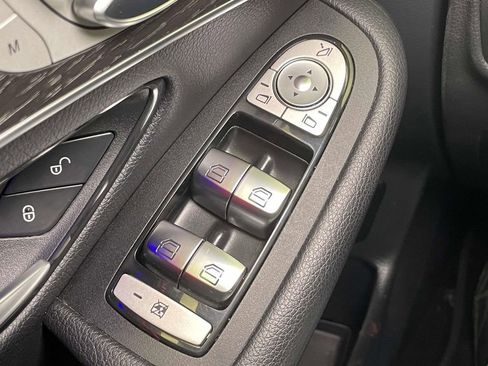 Used 2020 Mercedes-Benz GLC 300 4MATIC image 35