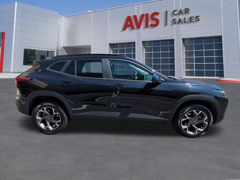 Used 2025 Chevrolet Trax LT w/ LT Convenience Package FWD image 5