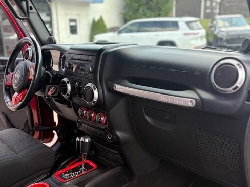 Used 2012 Jeep Wrangler Unlimited Sahara w/ Dual Top Group AWD/4WD image 15