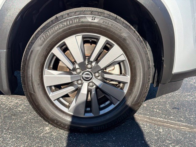 Used 2025 Nissan Pathfinder S FWD image 16