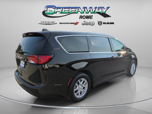 New 2026 Chrysler Voyager LX image 7