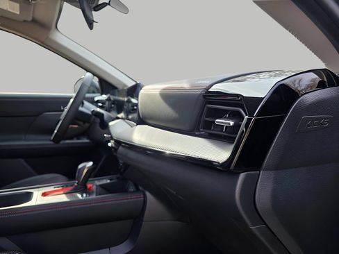 New 2026 Nissan Kicks SR FWD image 13
