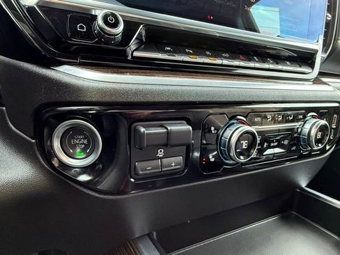 Used 2025 GMC Sierra 1500 Elevation w/ Elevation Premium Package image 31