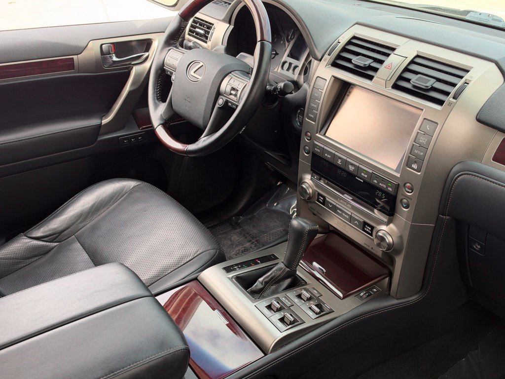 Used 2016 Lexus GX 460 Luxury AWD/4WD image 3