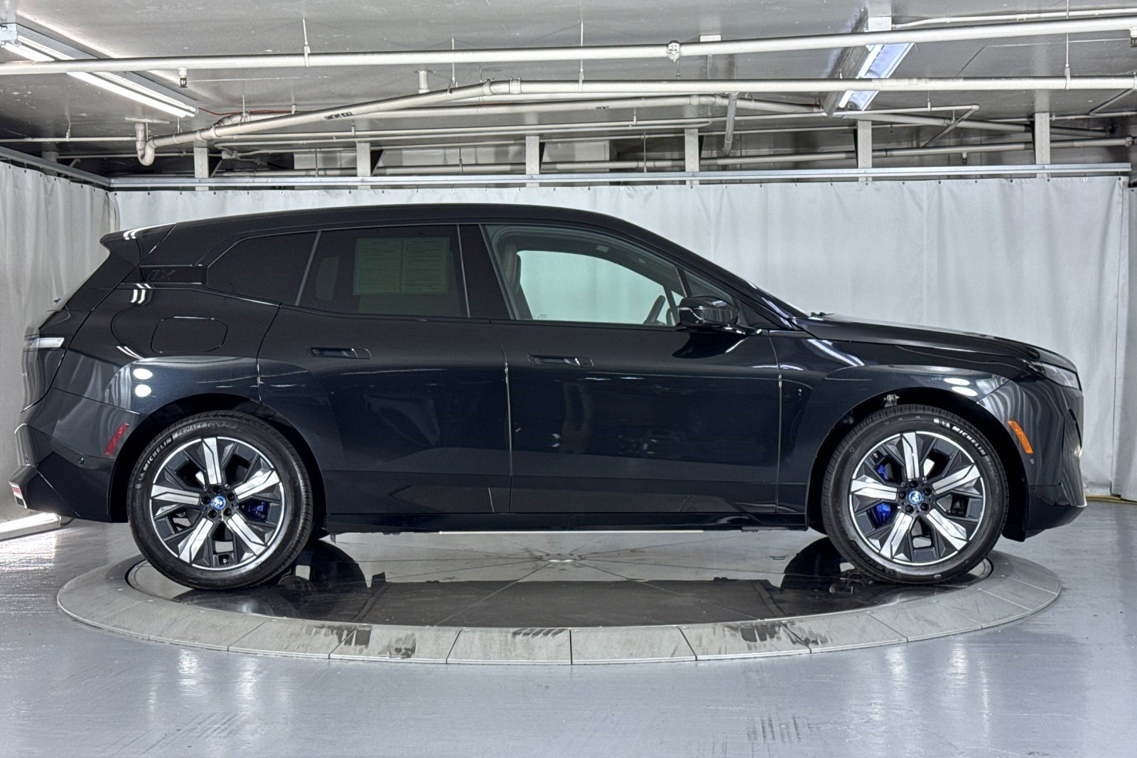 Used 2025 BMW iX xDrive50 AWD/4WD image 8