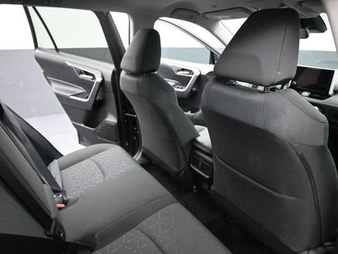 Used 2025 Toyota RAV4 XLE AWD/4WD image 20