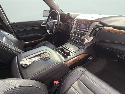 Used 2015 GMC Yukon Denali w/ Premium Package image 23