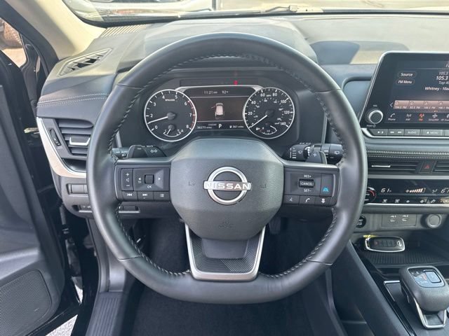 Used 2025 Nissan Rogue SV FWD image 14