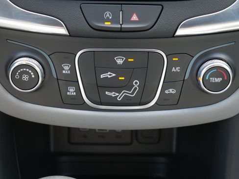Certified 2024 Chevrolet Equinox LS w/ LS Convenience Package AWD/4WD image 19