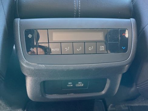 Used 2024 Nissan Pathfinder SV AWD/4WD image 11