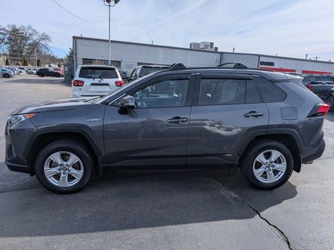 Used 2021 Toyota RAV4 XLE w/ Convenience Package image 3