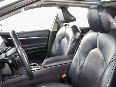 Used 2020 Toyota Camry XSE FWD image 24