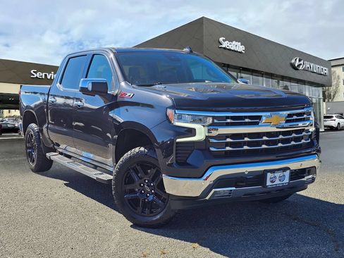 Used 2022 Chevrolet Silverado 1500 LTZ AWD/4WD image 1
