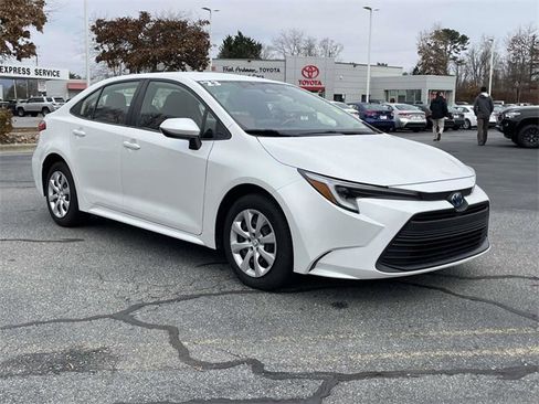 Used 2023 Toyota Corolla LE image 7