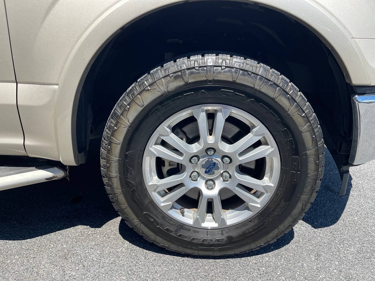 Used 2017 Ford F150 Lariat AWD/4WD image 10