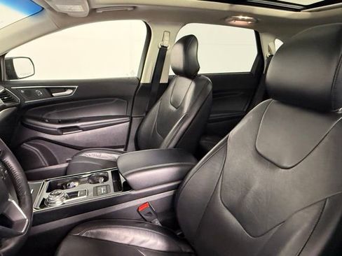 Used 2019 Ford Edge Titanium w/ Equipment Group 301A FWD image 30