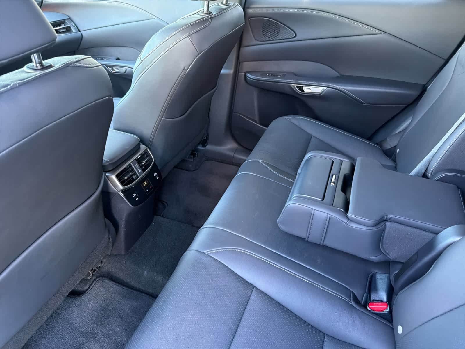 Certified 2025 Lexus RX 350 w/ Convenience Package AWD/4WD image 4