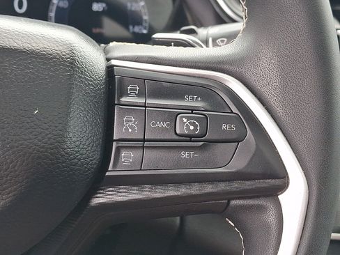 Used 2024 Jeep Grand Cherokee L Laredo AWD/4WD image 22