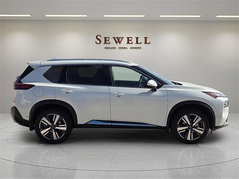 Used 2023 Nissan Rogue Platinum image 5