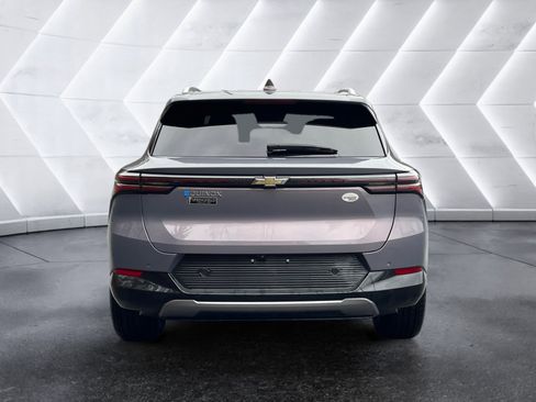 Certified 2025 Chevrolet Equinox EV LT w/ Convenience Package image 5
