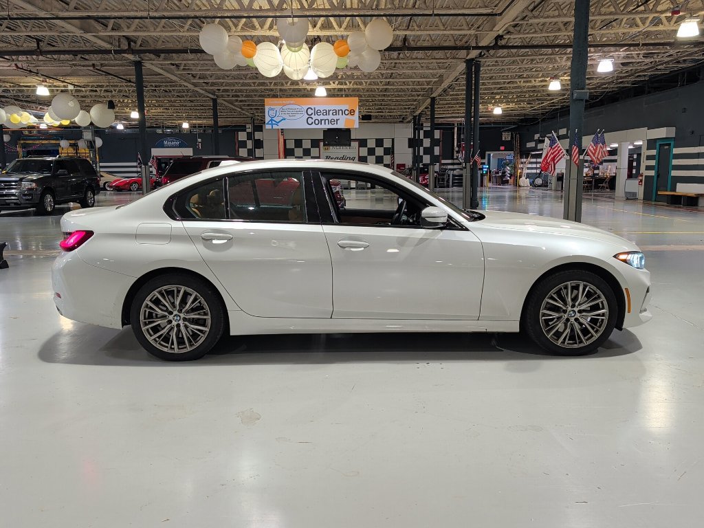 Certified 2023 BMW 330i xDrive Sedan w/ Premium Package AWD/4WD image 8