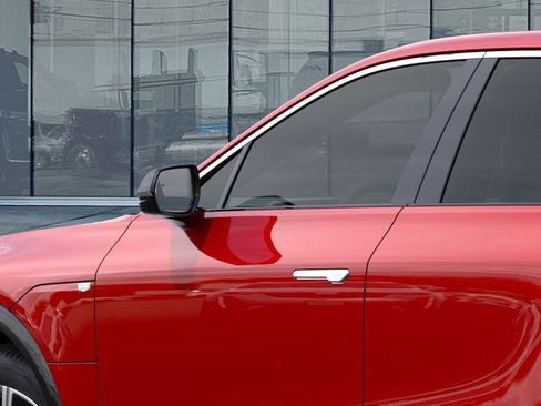 New 2025 Cadillac Lyriq Luxury image 12