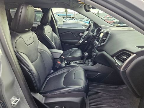 Used 2022 Jeep Cherokee Latitude Lux w/ Mopar Interior Package image 37