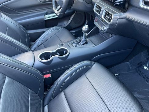 Used 2025 Ford Mustang Premium image 30