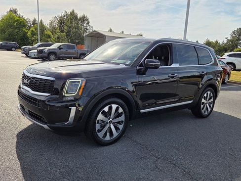 Used 2022 Kia Telluride S image 3
