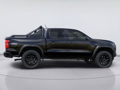 New 2026 Chevrolet Colorado Trail Boss w/ Midnight Edition AWD/4WD image 5