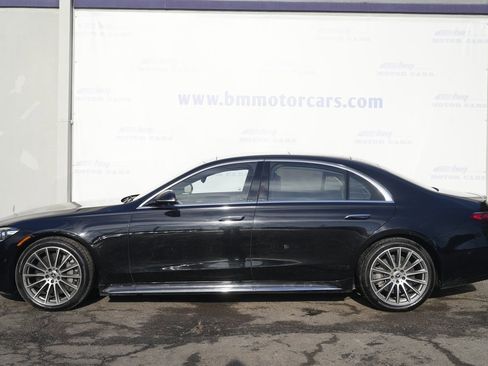 Used 2022 Mercedes-Benz S 580 4MATIC Sedan w/ AMG Line Package image 7