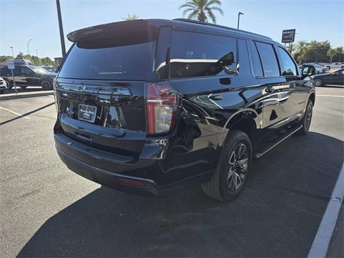 Used 2021 Chevrolet Suburban Z71 w/ Luxury Package image 6
