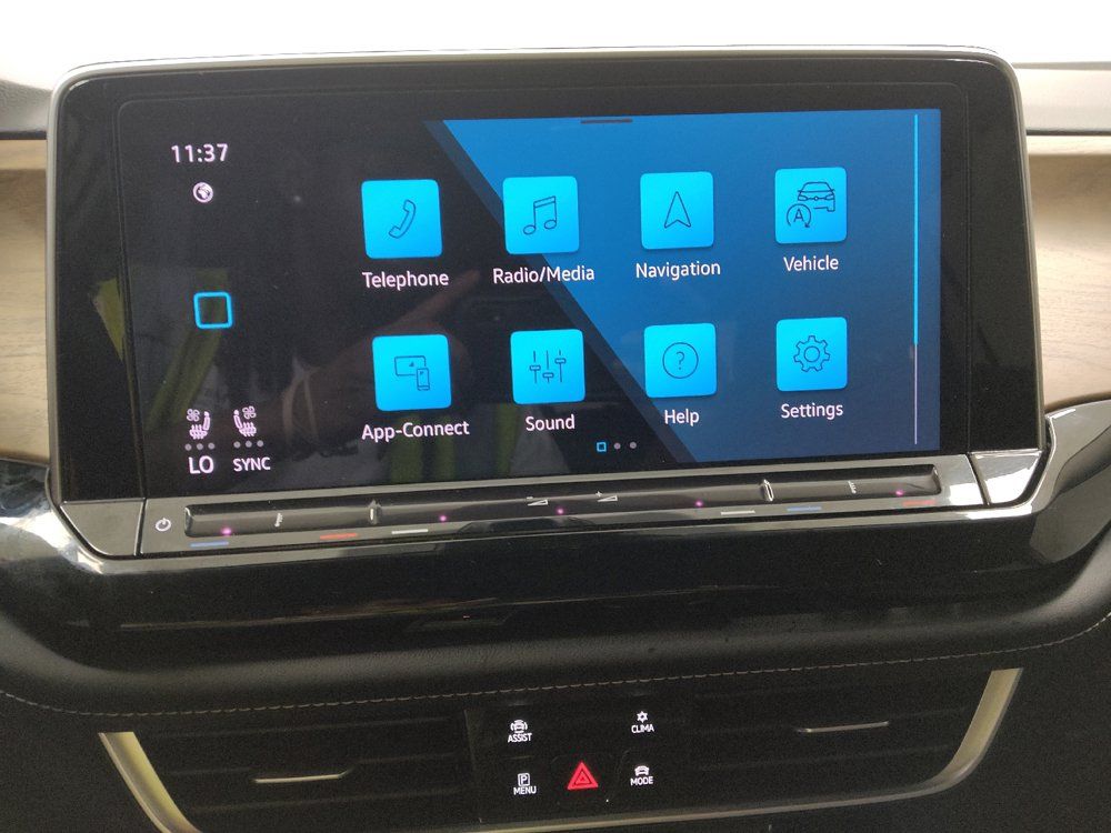 Used 2024 Volkswagen Atlas SE AWD/4WD image 25