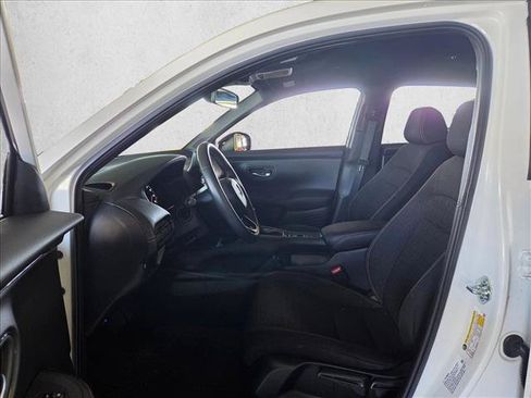 Used 2025 Honda HR-V Sport image 11