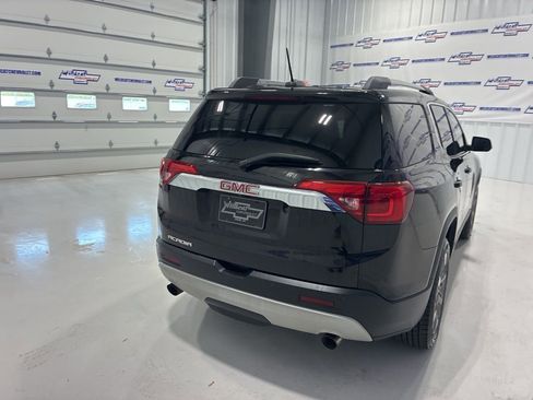 Used 2017 GMC Acadia SLT image 6