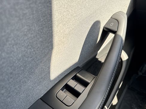 Used 2024 Tesla Model 3 Standard Range image 20