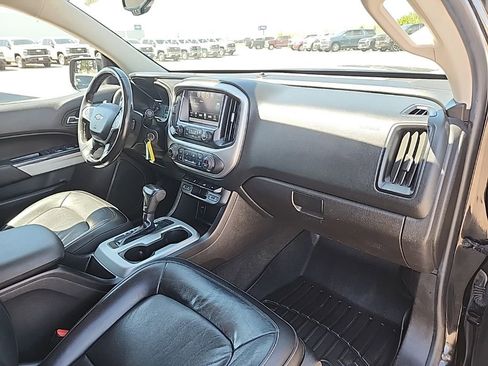 Used 2016 Chevrolet Colorado LT w/ Luxury Package, Chrome AWD/4WD image 2